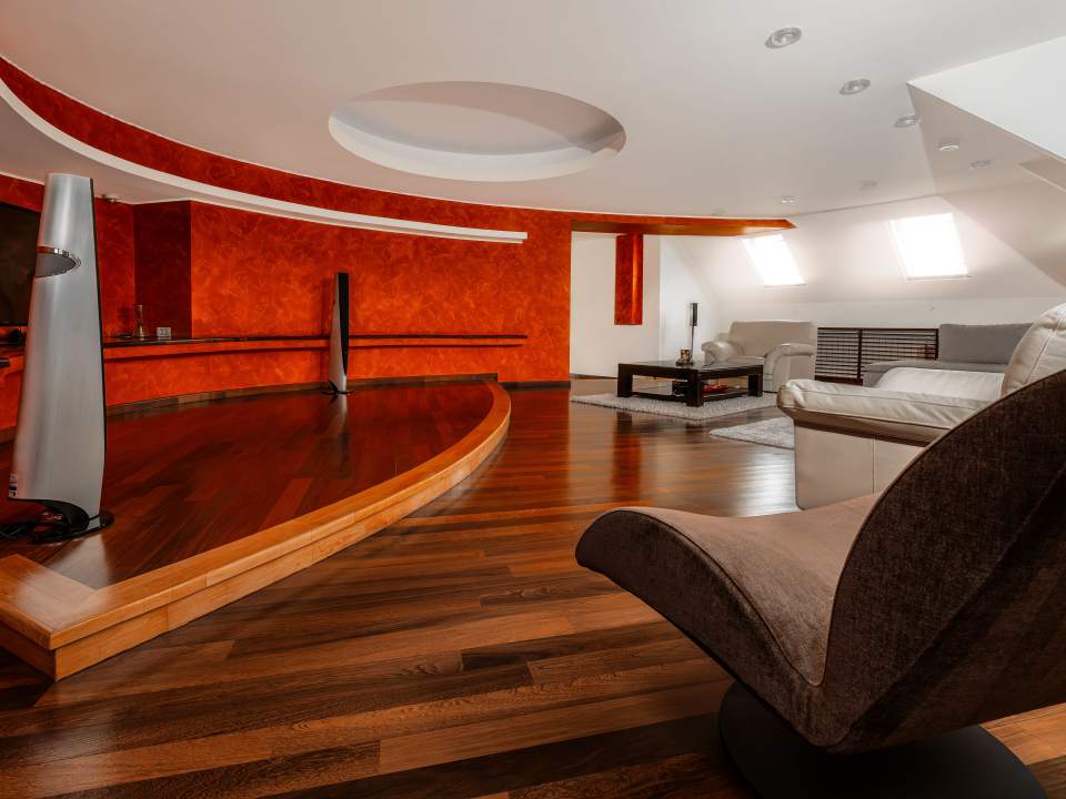 Vila cu 4 dormitoare si piscina privata de vanzare - Jandarmeriei poza nr. 3