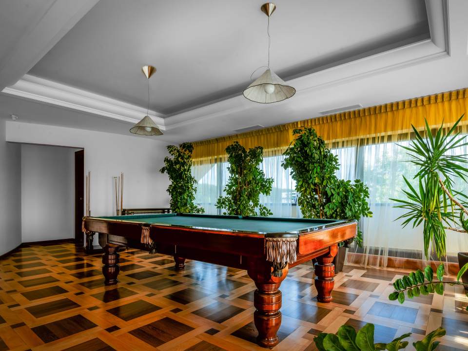 Vila cu 4 dormitoare si piscina privata de vanzare - Jandarmeriei poza nr. 4