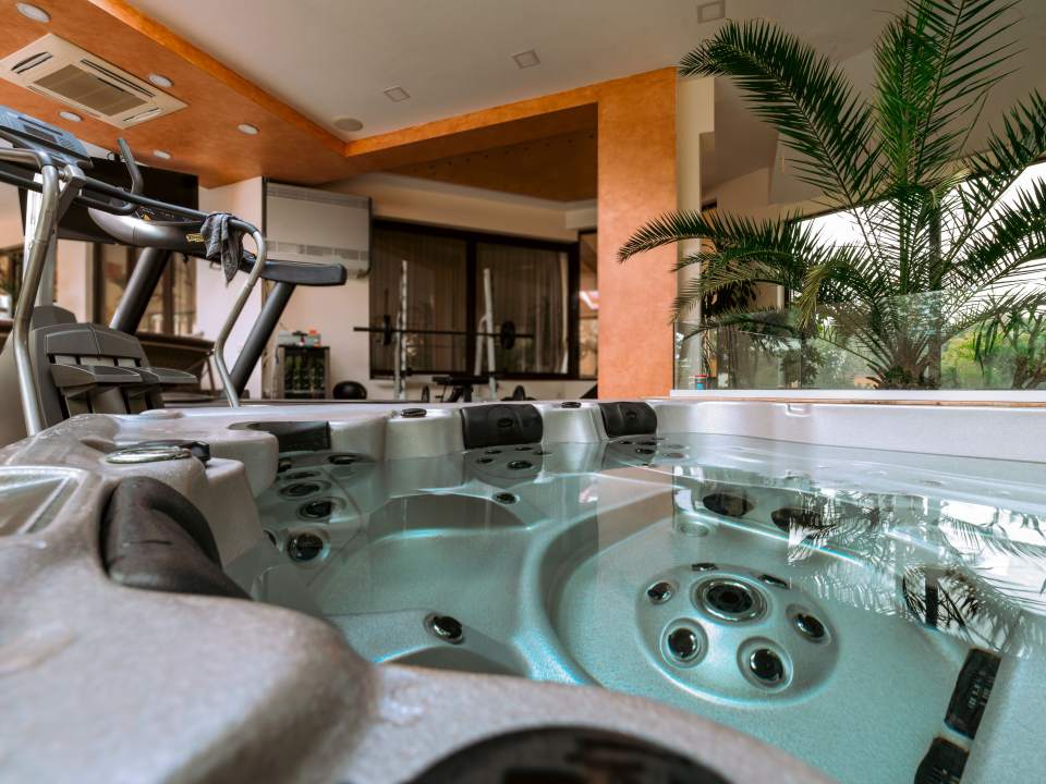 Vila cu 4 dormitoare si piscina privata de vanzare - Jandarmeriei poza nr. 10