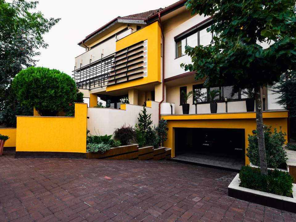 Vila cu 4 dormitoare si piscina privata de vanzare - Jandarmeriei poza nr. 14