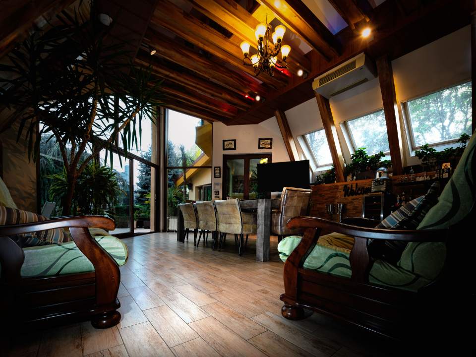 Vila cu 4 dormitoare si piscina privata de vanzare - Jandarmeriei poza nr. 16