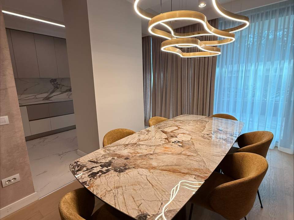 Apartament cu 4 camere de inchiriat in zona Arcul de Triumf poza nr. 3