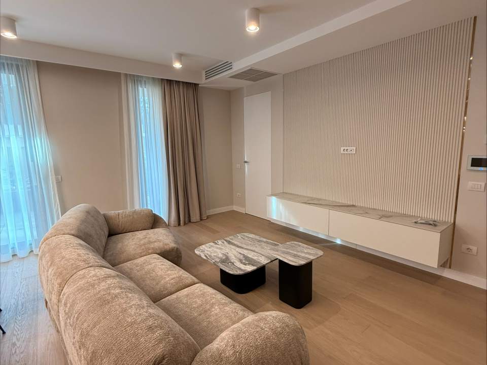 Apartament cu 4 camere de inchiriat in zona Arcul de Triumf poza nr. 2