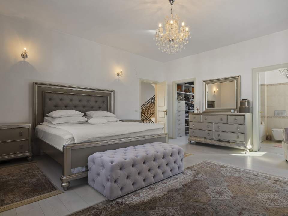 5 Bedroom Villa For Sale photo no. 2