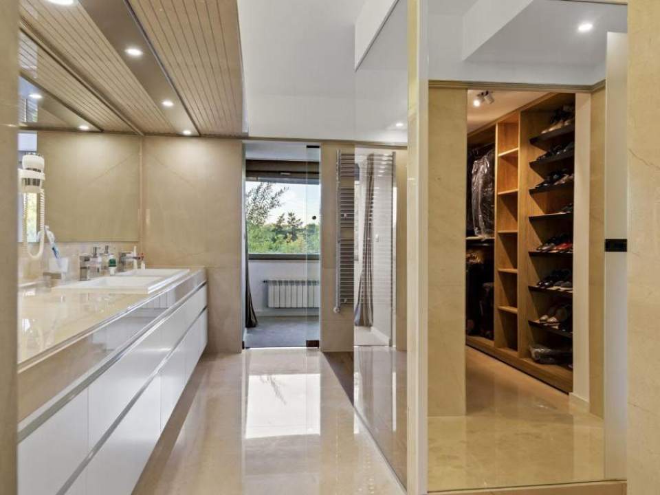 Vilă contemporană cu piscină și rooftop // Floreasca poza nr. 9