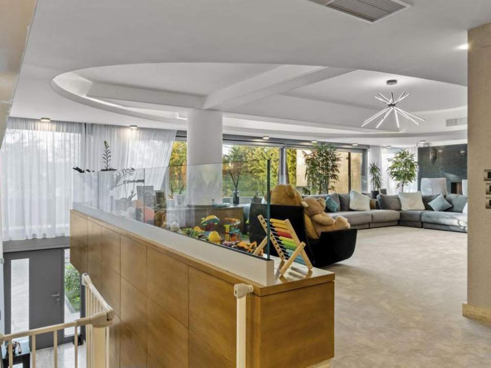 Vilă contemporană cu piscină și rooftop // Floreasca poza nr. 16