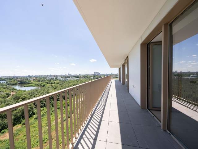 Apartament cu 4 camere de vânzare în One High District, Tei, București