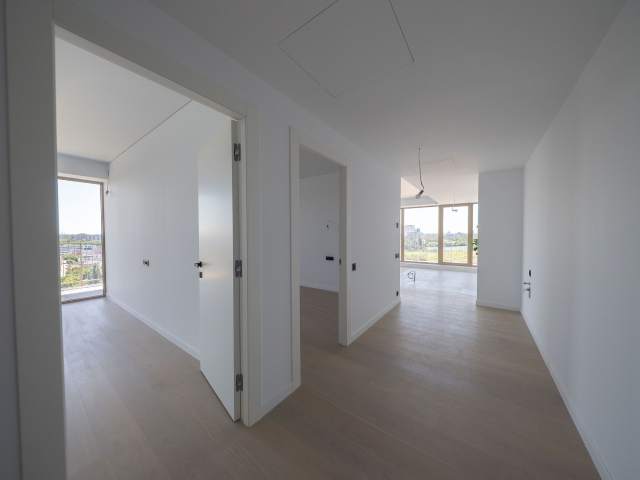 3 Bedroom Apartment For Sale In One High District, Tei, București