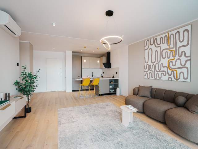 Penthouse cu 4 camere de vânzare în One Lake District, Tei, București